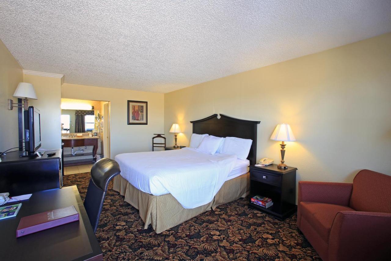 Plaza Inn Midland — photo 1