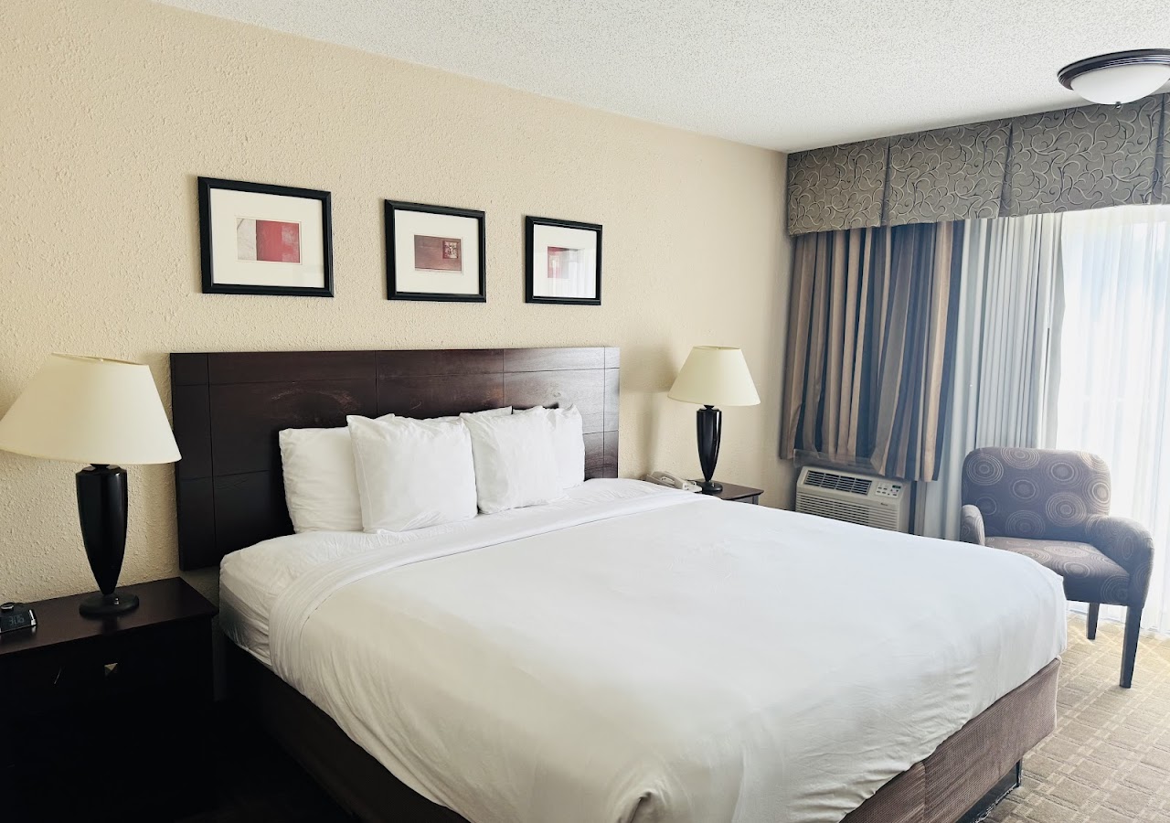 The Derby Hotel Louisville North — photo 3