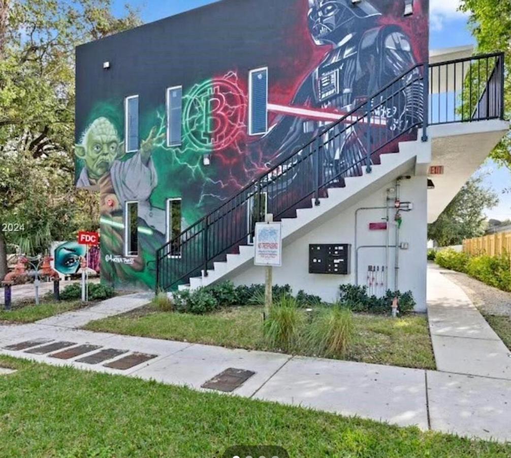 Atrium Star Wars-themed Design District — photo 1