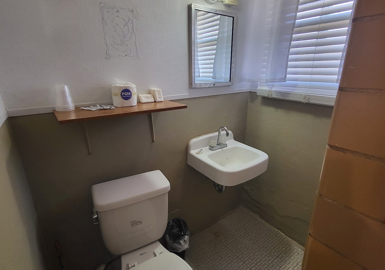 Hill Country Lodge & Mini Storage — photo 3