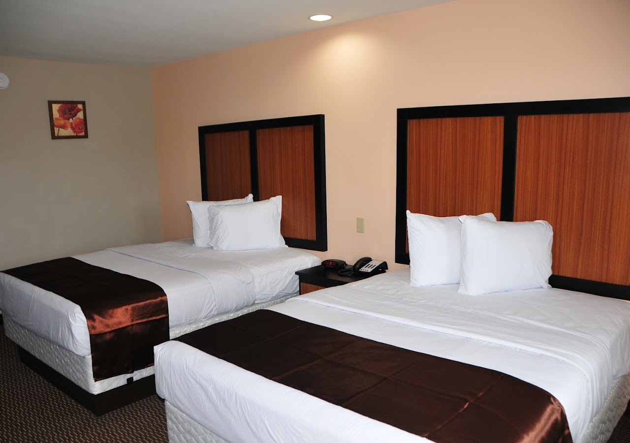 Paradise Inn & Suites — photo 2