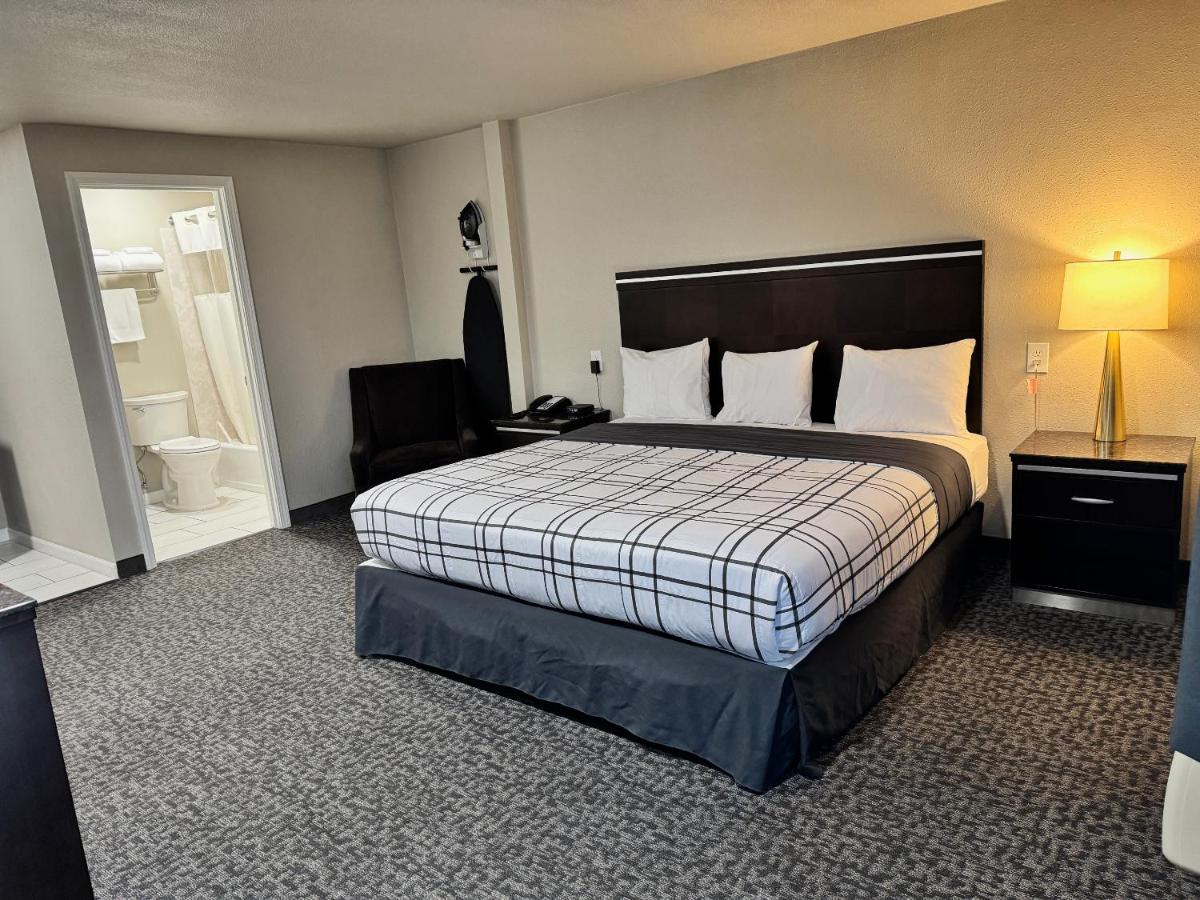 Royal Inn Eugene- Airport — photo 1