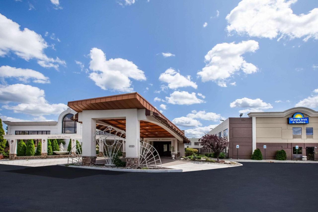 Days Inn & Suites by Wyndham Rochester Hills MI — photo 1