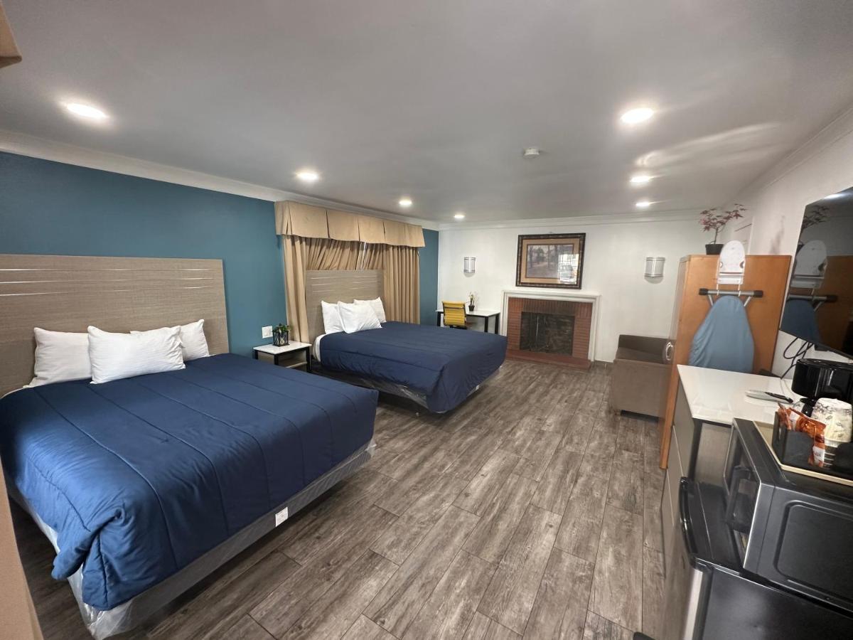 Town & Country Inn — photo 1