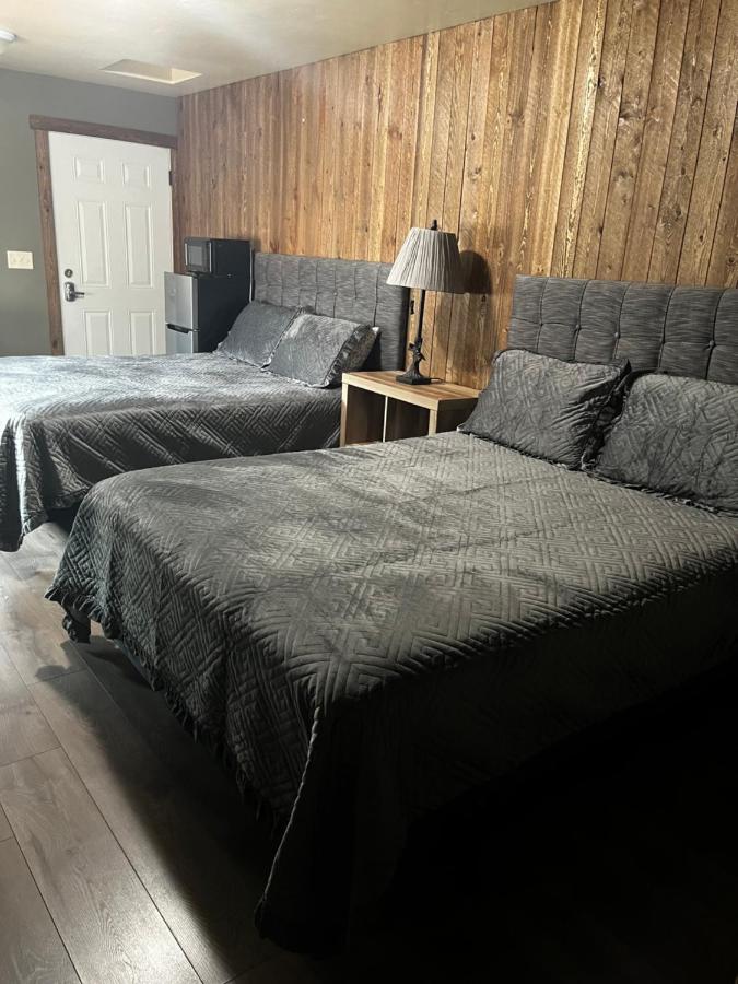 ParkWay Yellowstone Guest House Room #1 — photo 1