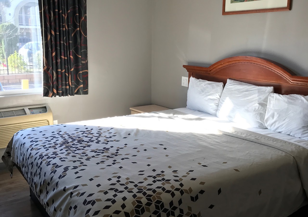Grove Motel — photo 2