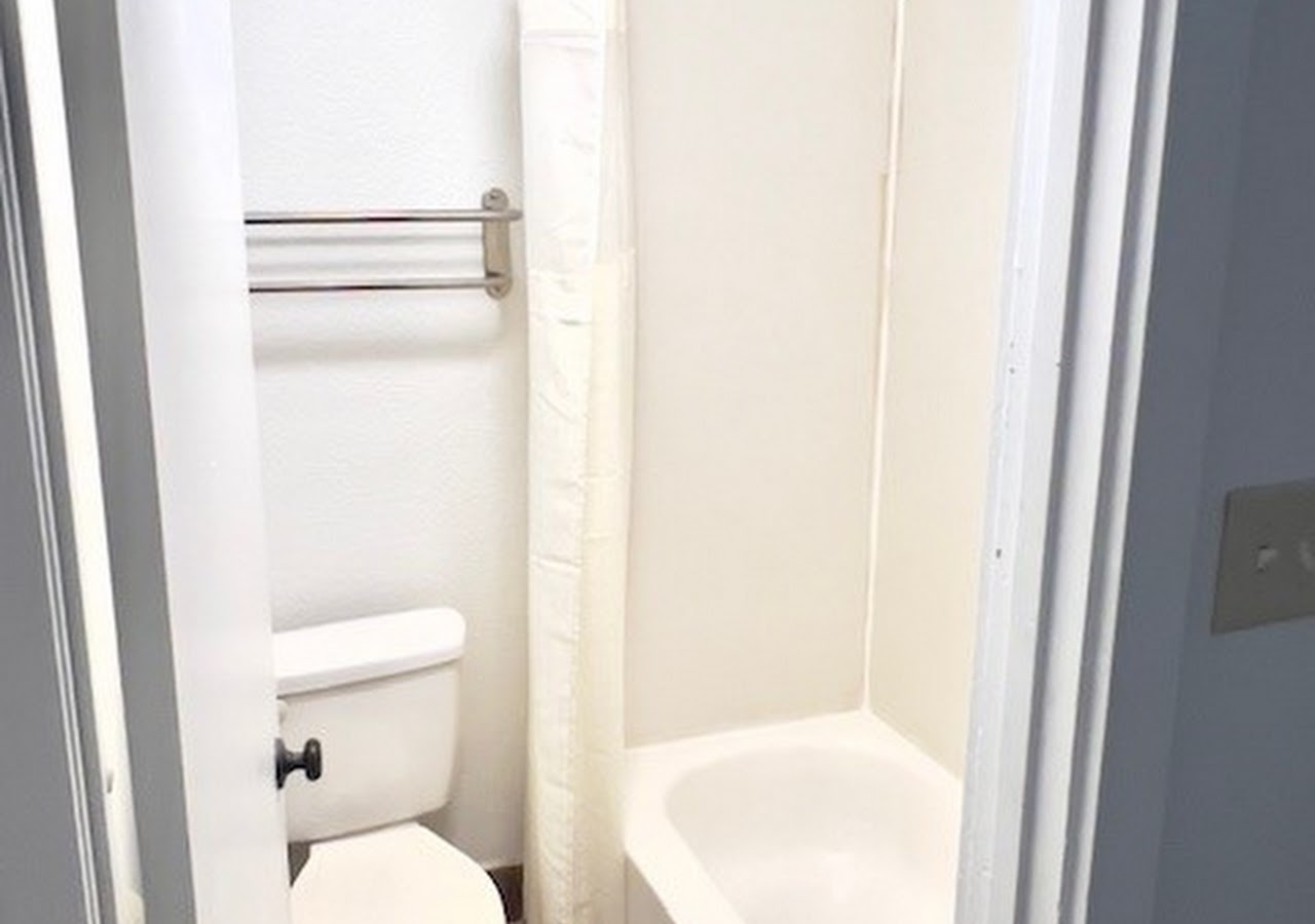 Tonight Inn & Suites — photo 3