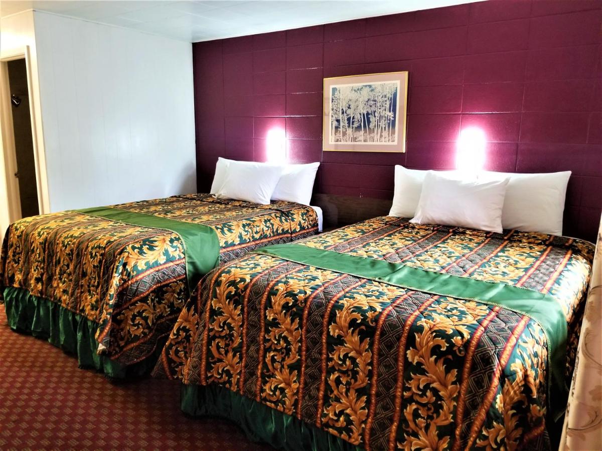 Town House Motor Inn — photo 1