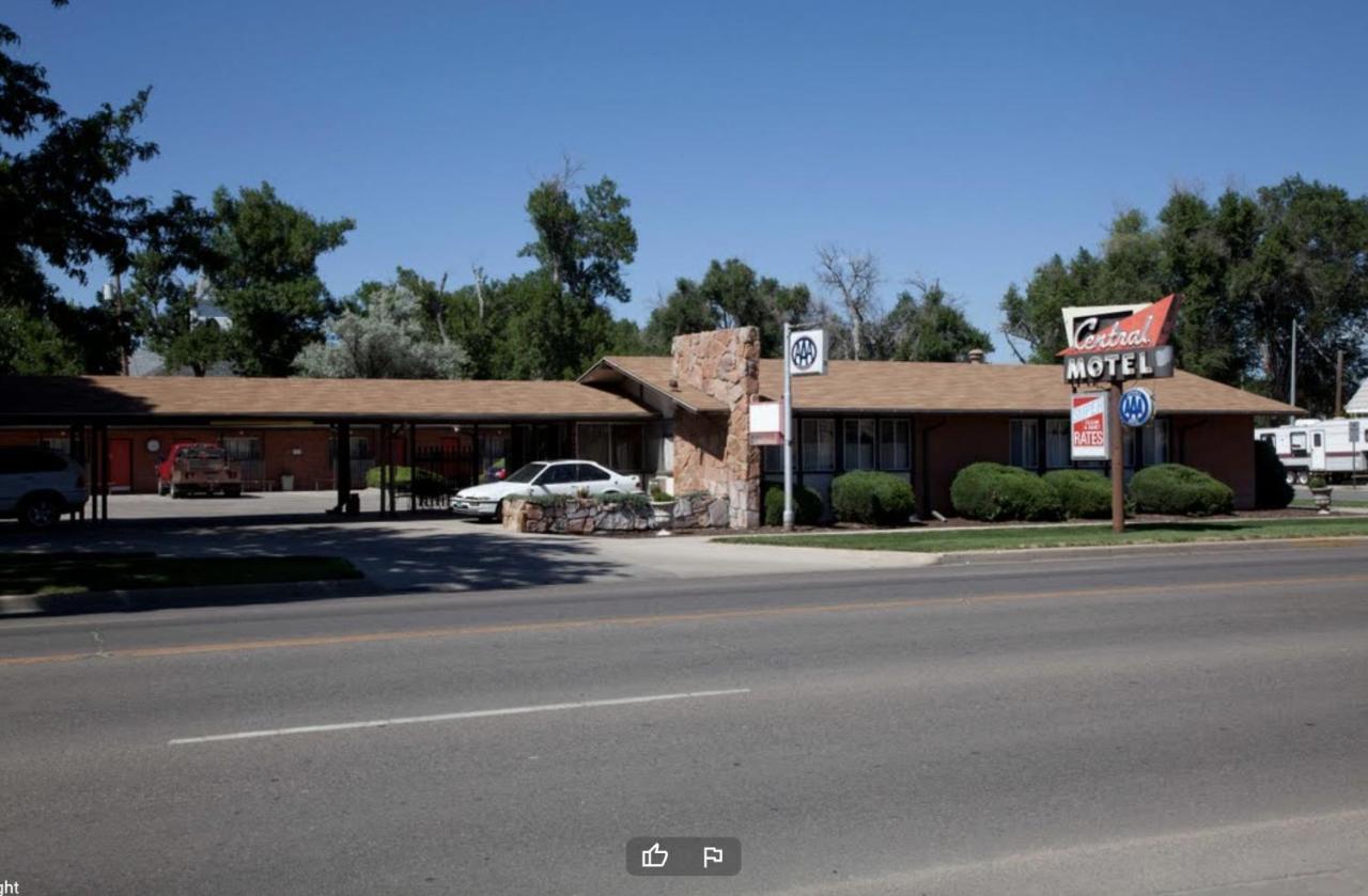 Deluxe Motel — photo 1