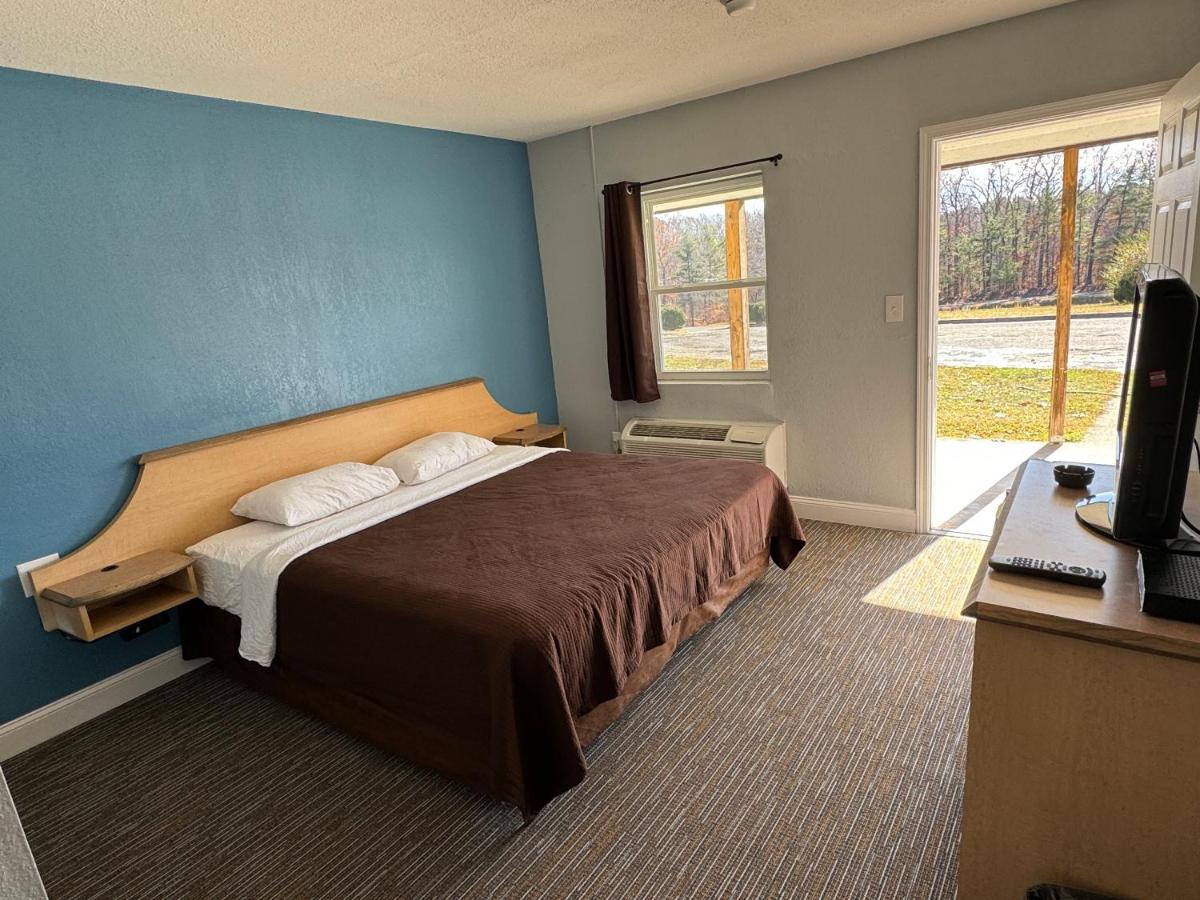 Budget Inn — photo 1