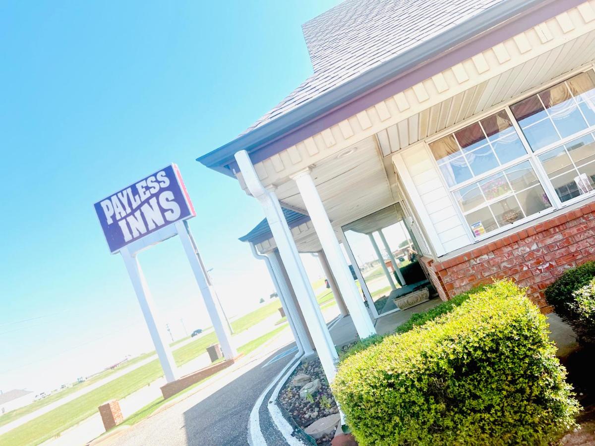 Payless Inn — photo 1