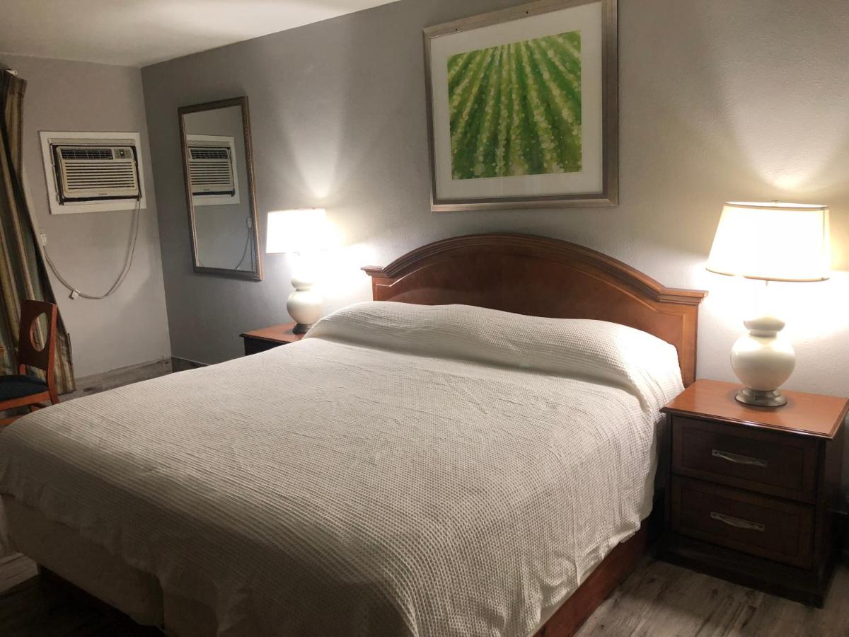 Bay Breeze Inn Bradenton Downtown — photo 1