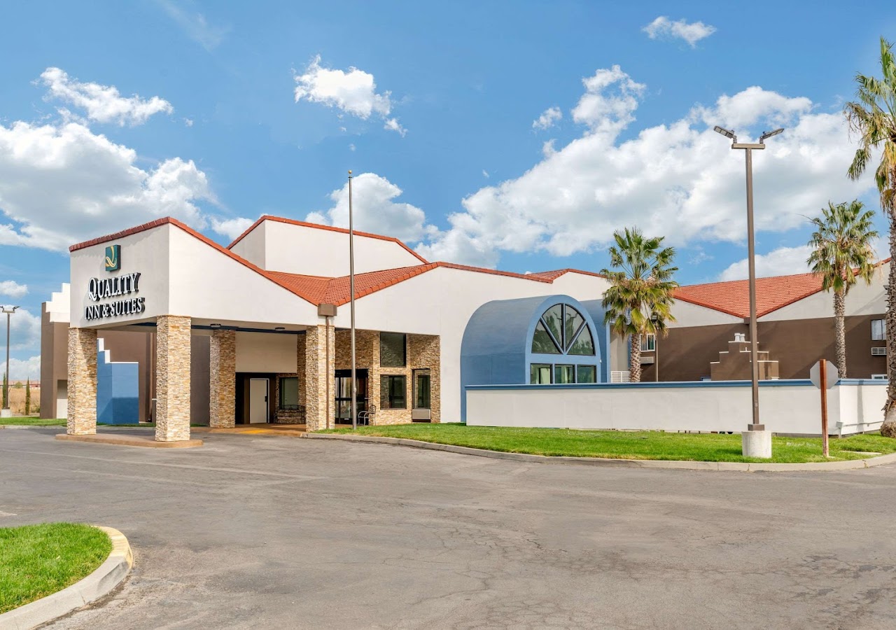 Alamo Inn & Suites — photo 1