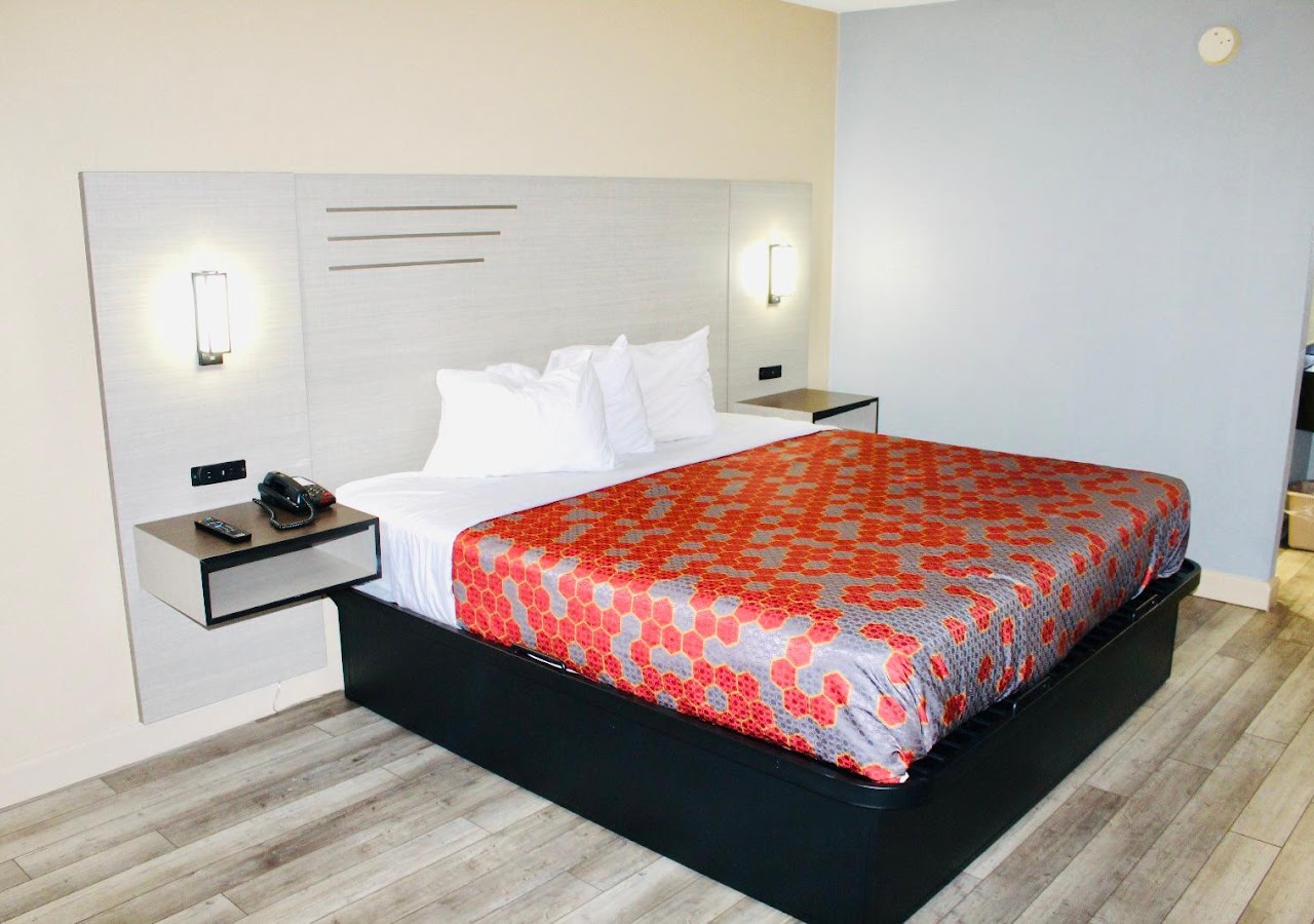 Milan Inn & Suites — photo 1