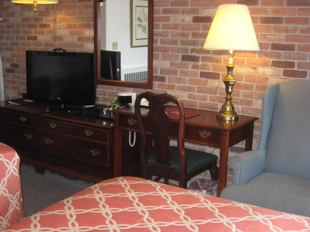 Lockport Inn and Suites — photo 1