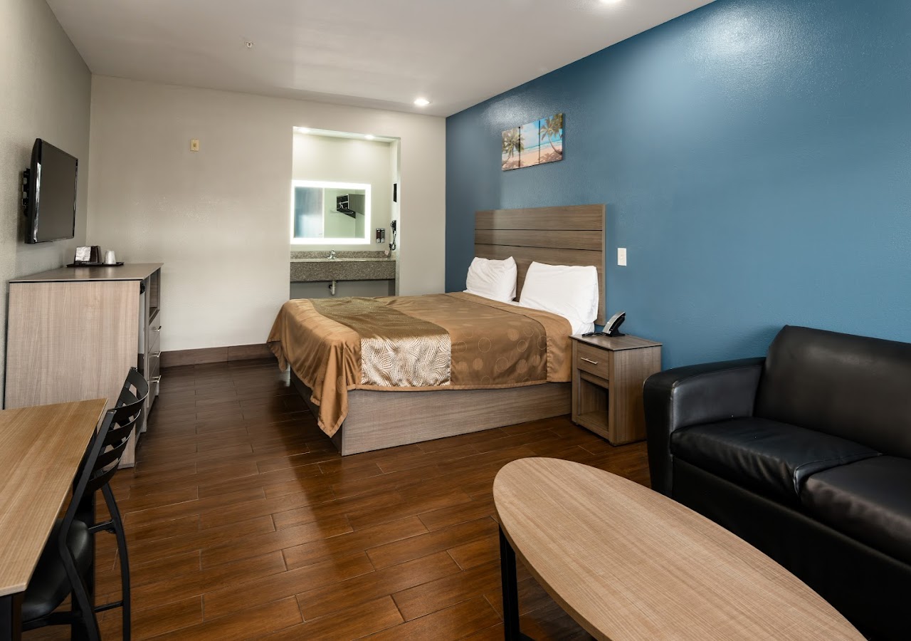 Moonlight Suites - Houston/George Bush Int'l Airport — photo 2