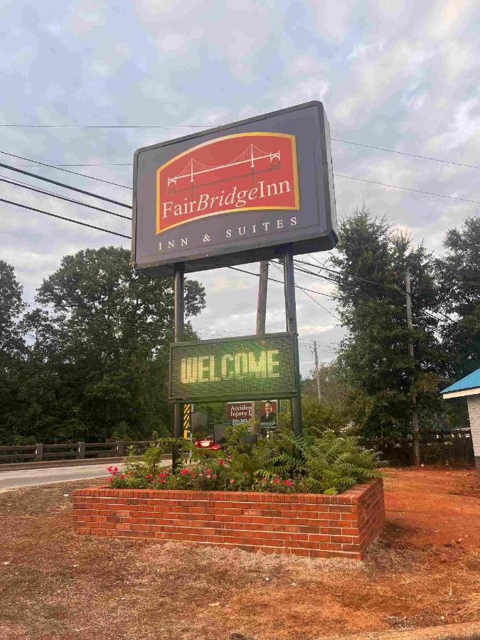 Fairbridge Inn & Suites — photo 1