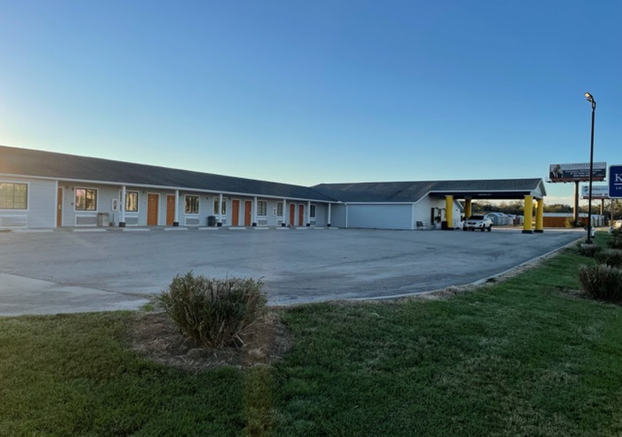Kenedy Inn & Suites — photo 1