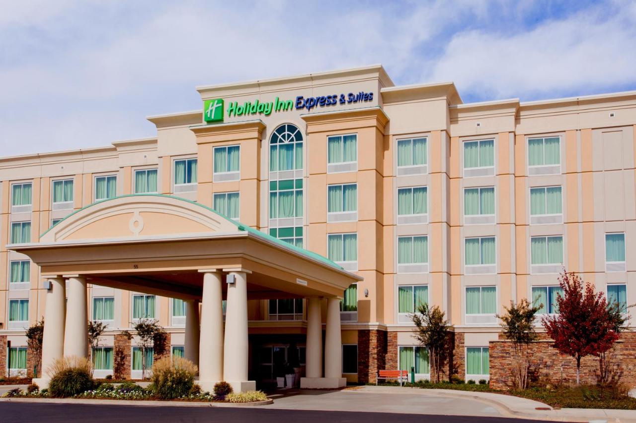 Holiday Hotel — photo 1