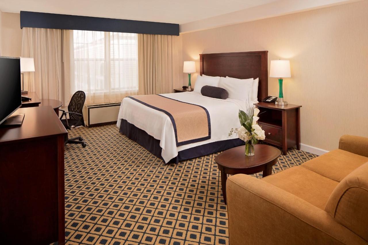 Westford Regency Inn and Conference Center — photo 1