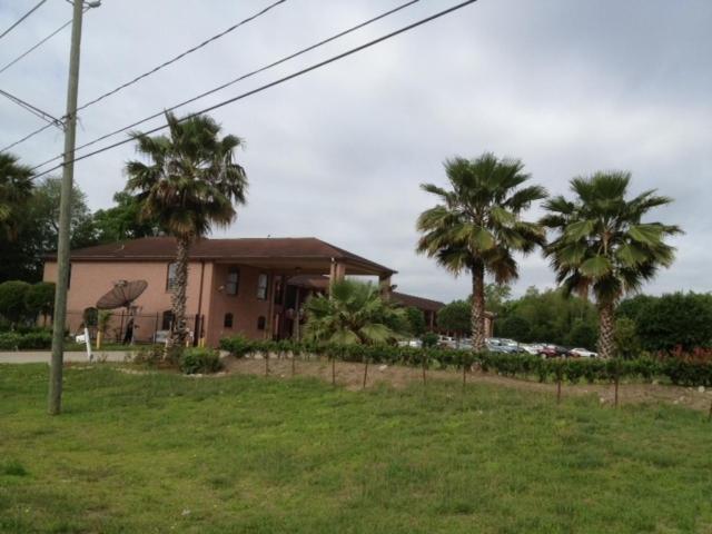 Tweetys 9 Diamond Inn — photo 1