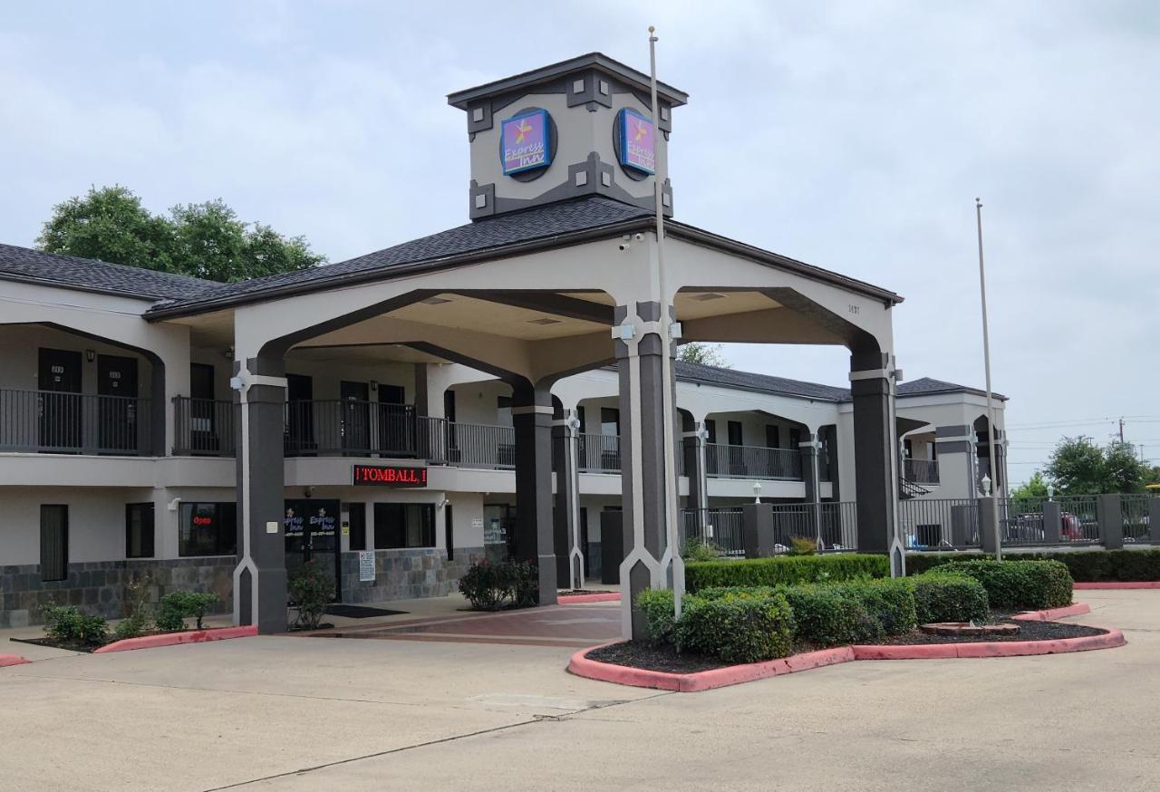 EXPRESS INN TOMBALL — photo 1