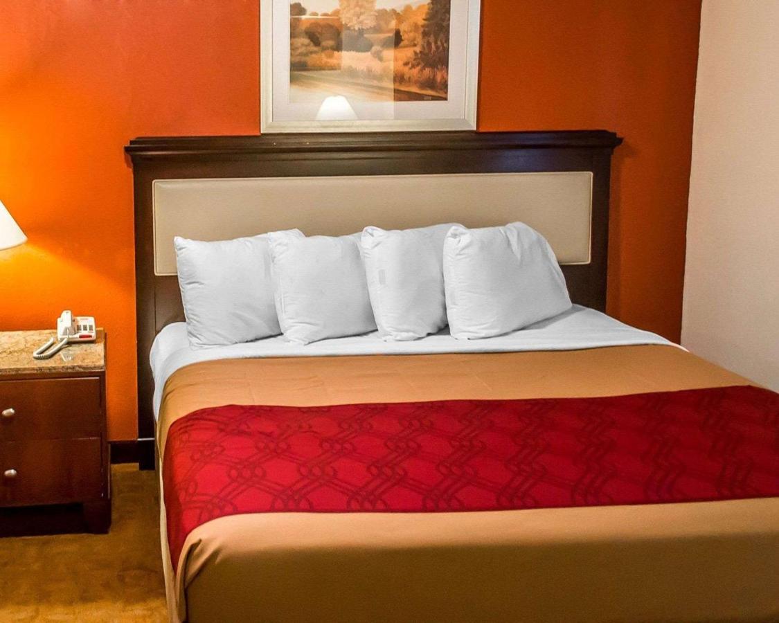Economy Inn & Suites — photo 1
