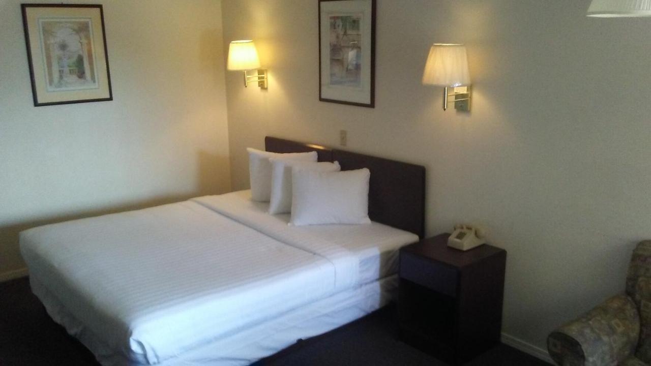 Sunshine Motel — photo 1