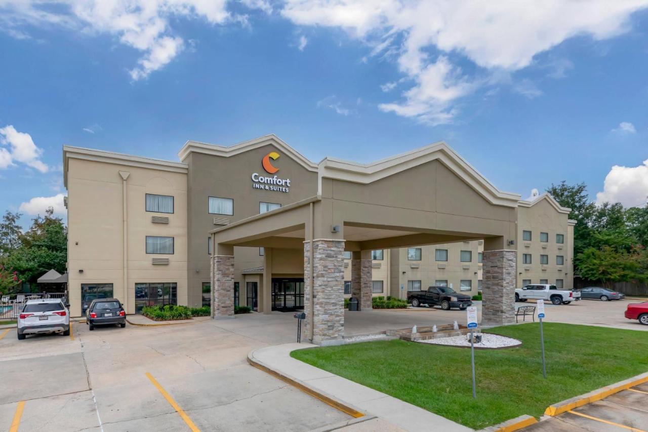 Compare Inn & Suites — photo 1