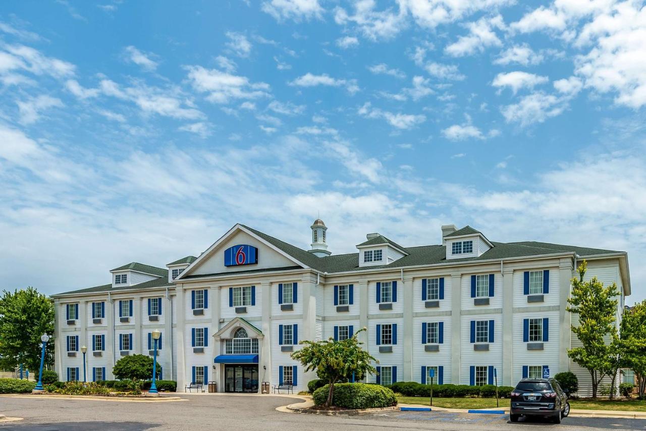 Motor Hotel — photo 1