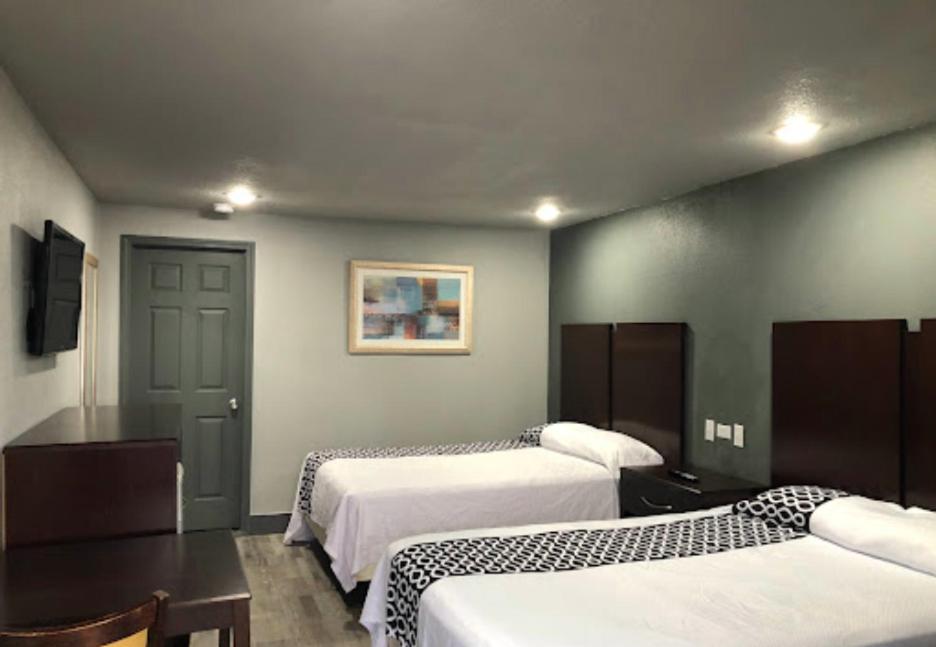 Budget Inn Valparaiso — photo 1