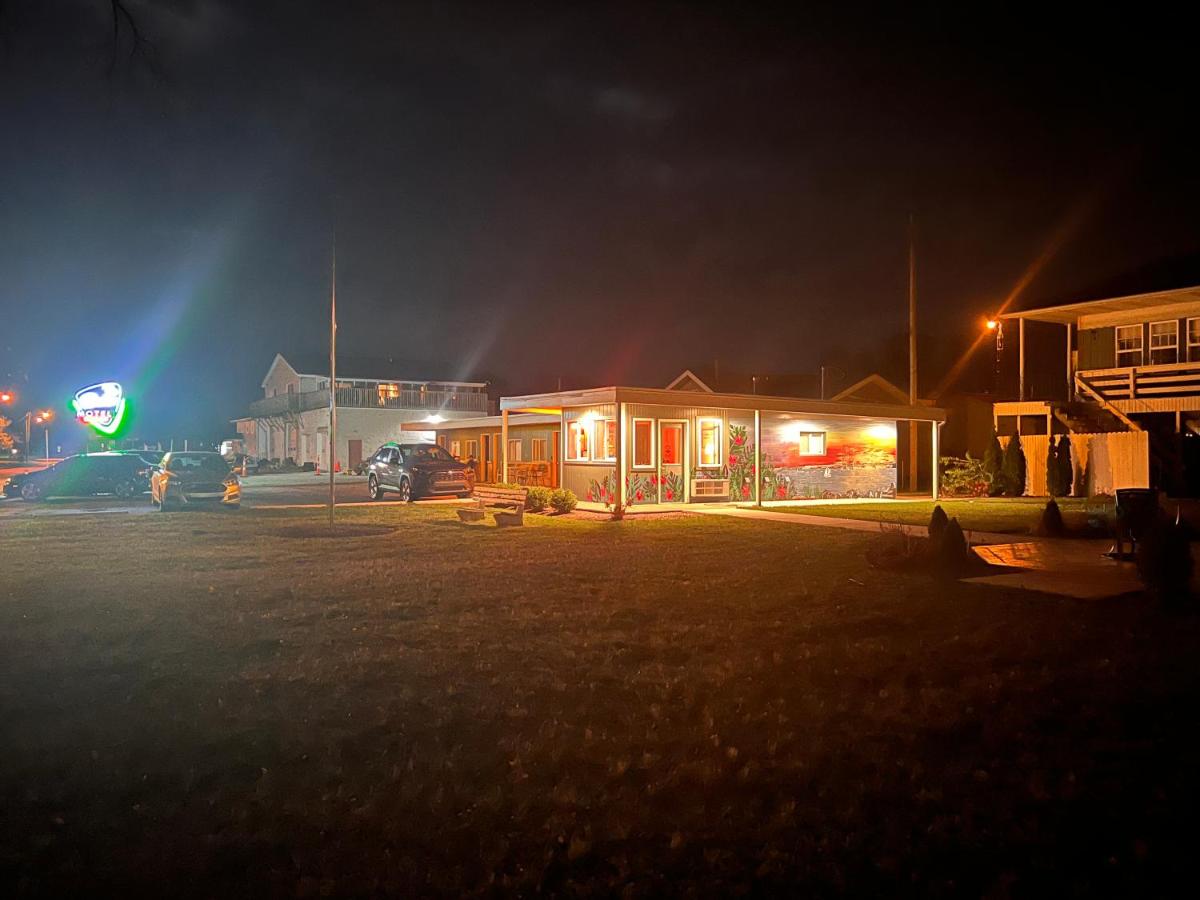 Cedar Motel — photo 1