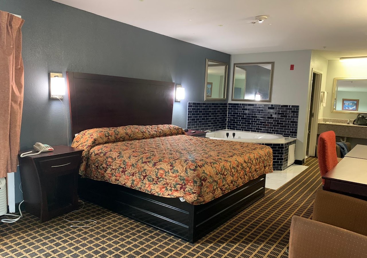 Lake Seminole Inn — photo 1