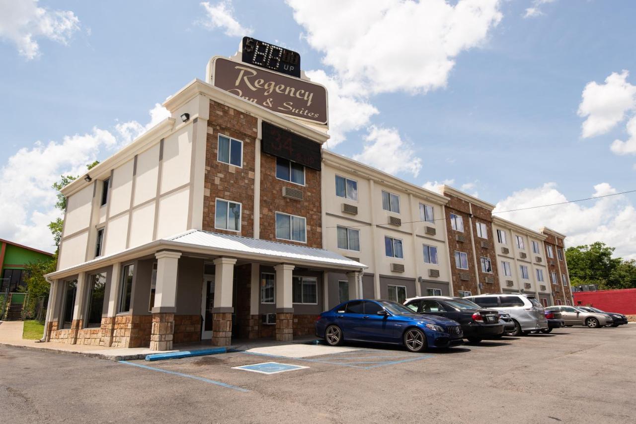 Regency Inn & Suites — photo 1