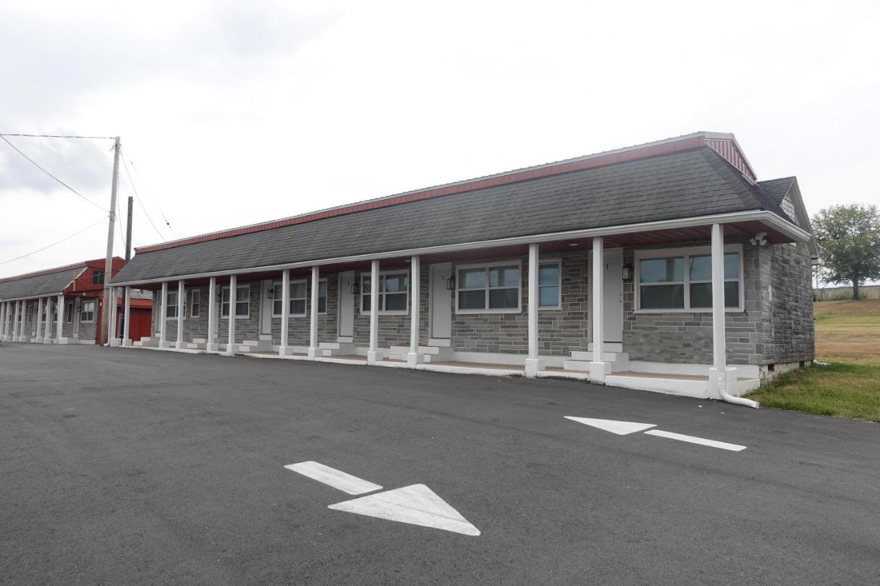 Colonial Penn Motel — photo 1