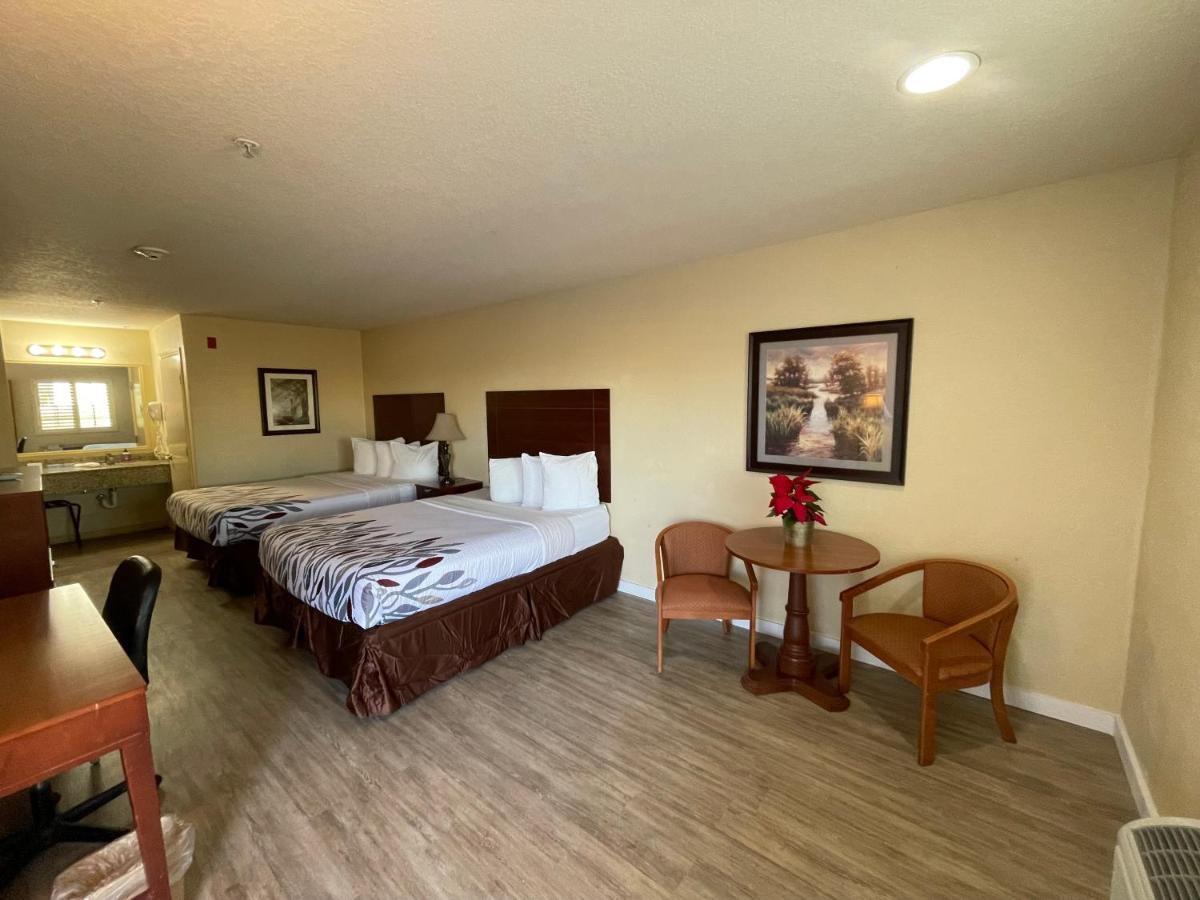 Kenedy Country Inn — photo 1
