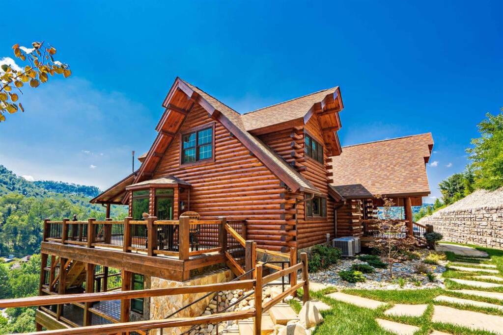 Roaring Fork Lodge — photo 1