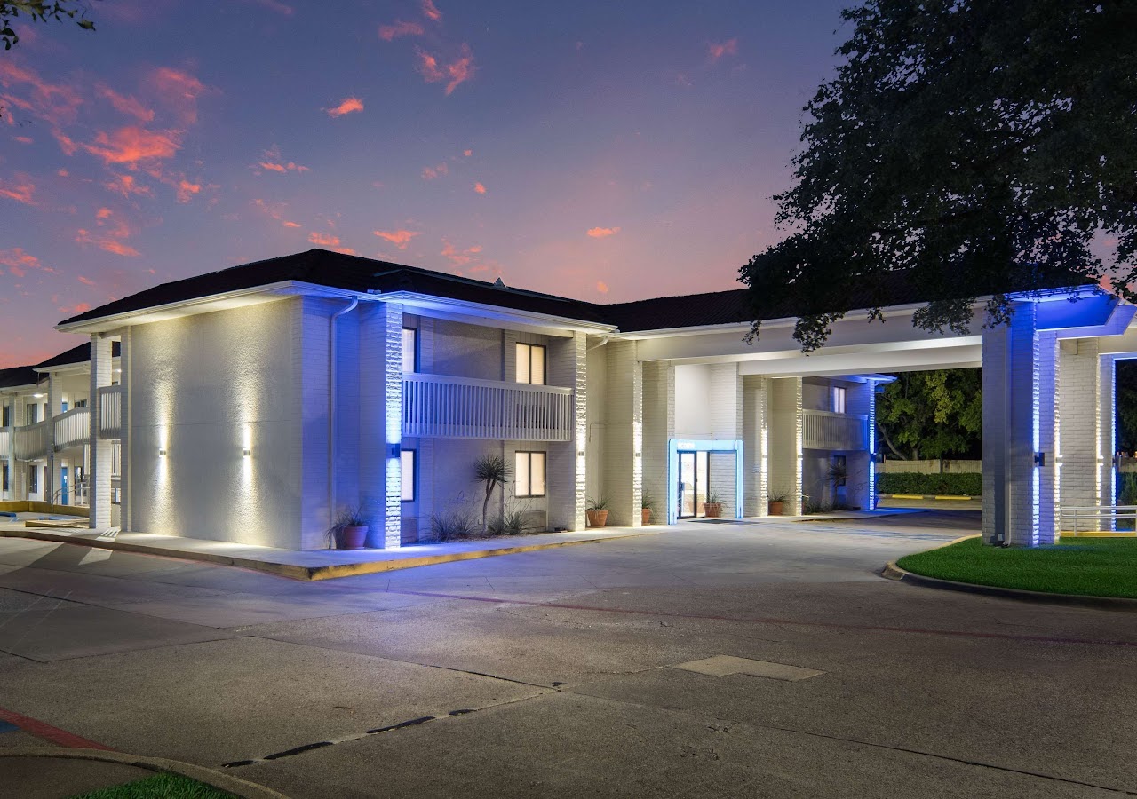 Hotel 6 Dallas — photo 1