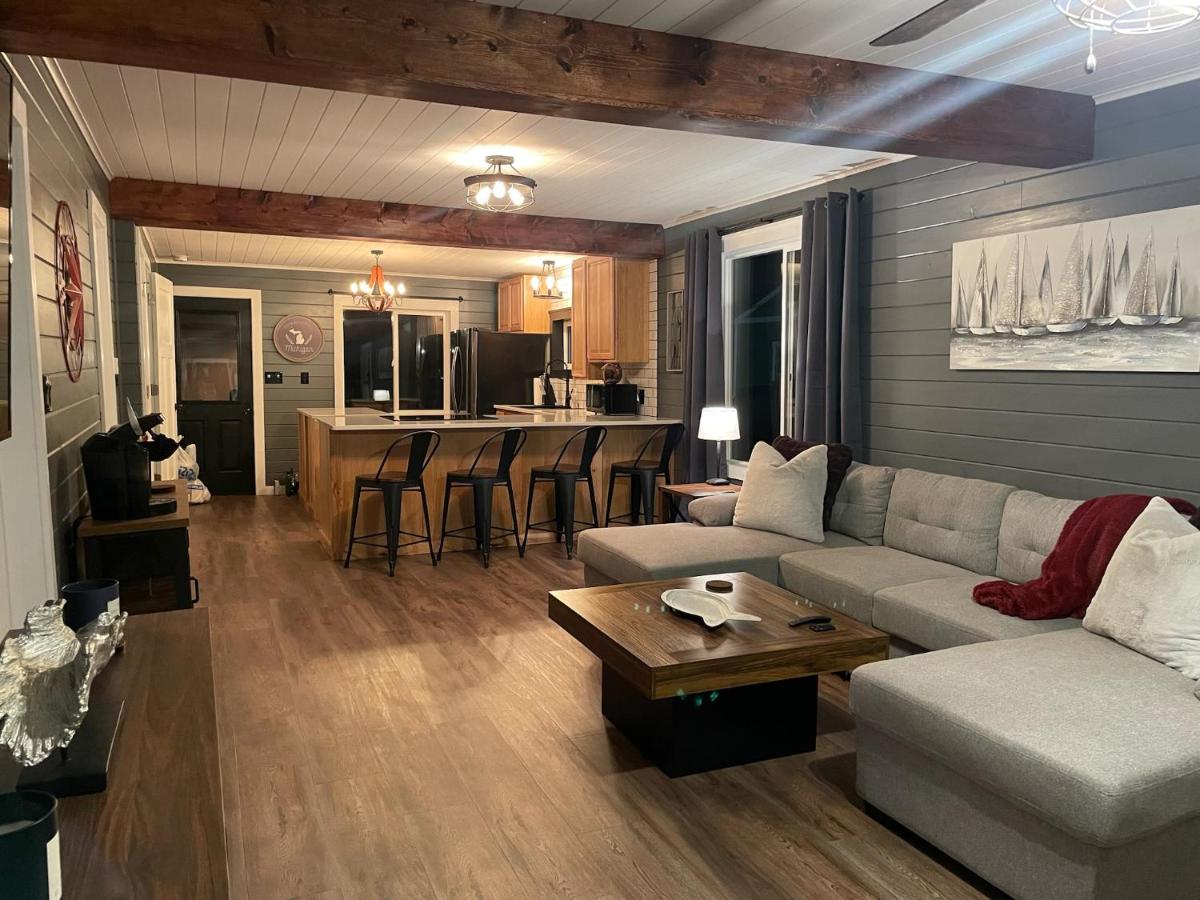 Riverside Retreat — photo 1