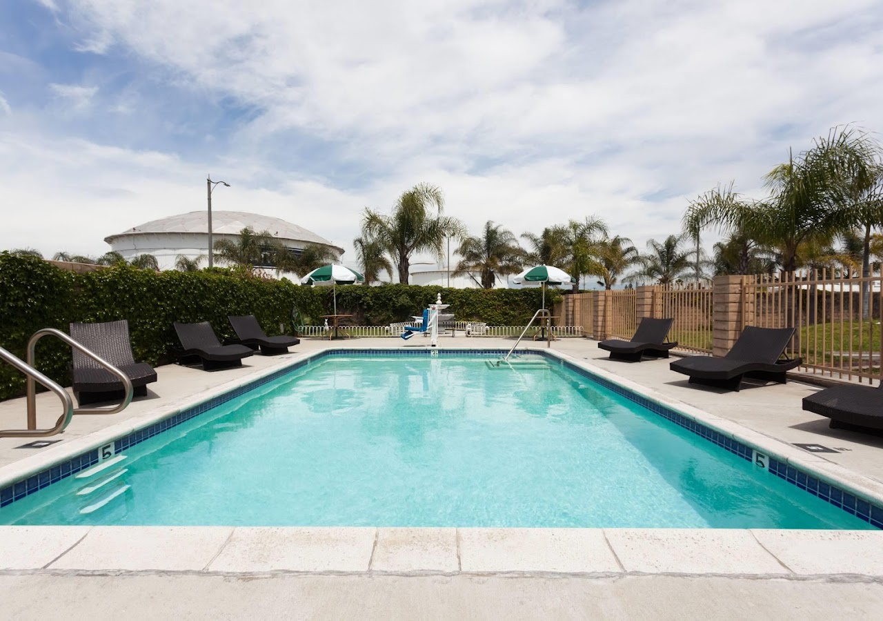 GuestHouse Inn & Suites South Gate — photo 3