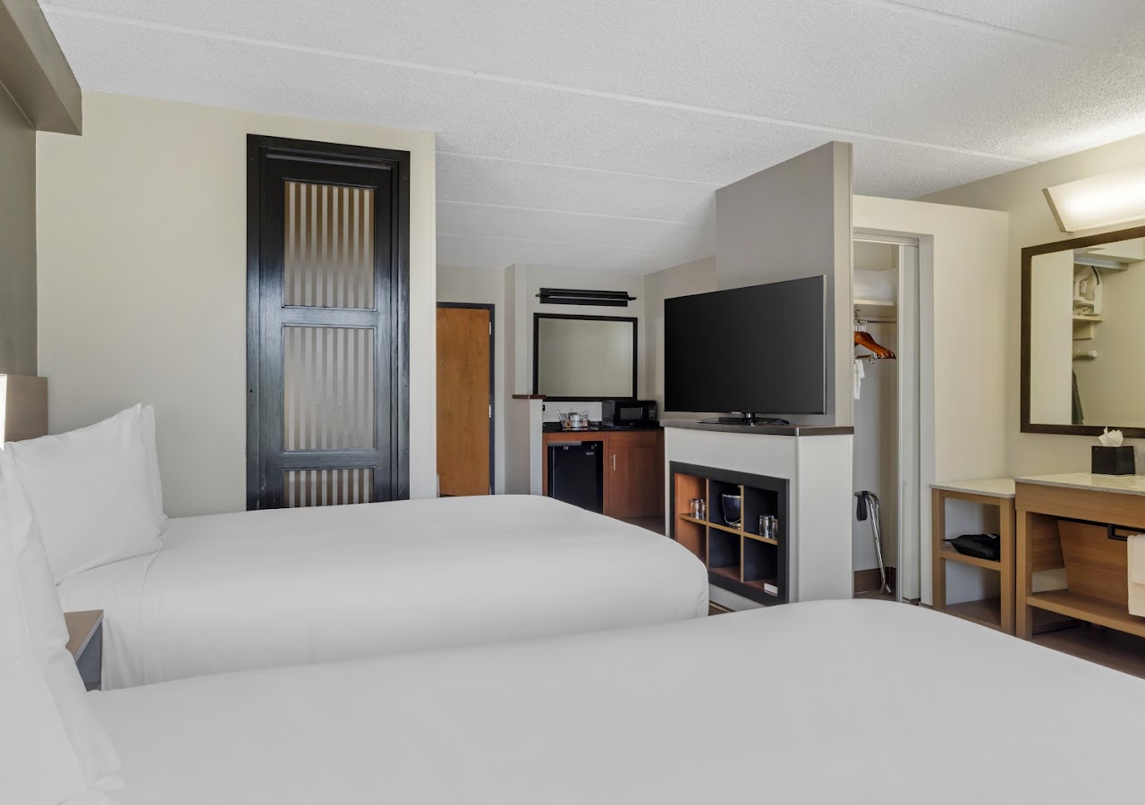 Houston Hotel — photo 3