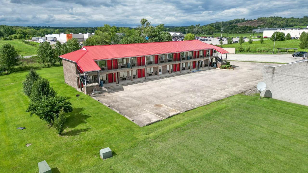 Country Nights Inn — photo 1