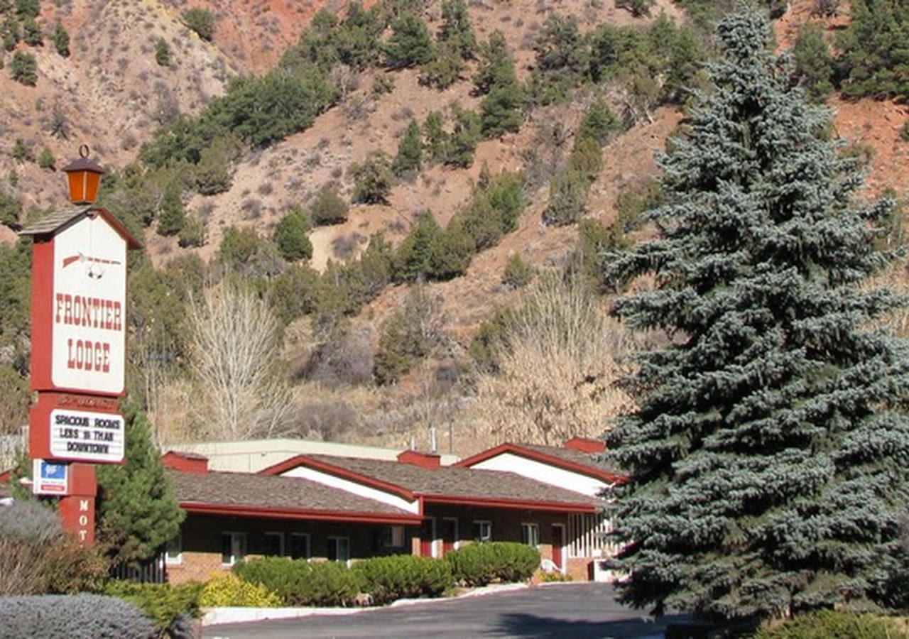 Frontier Lodge — photo 1