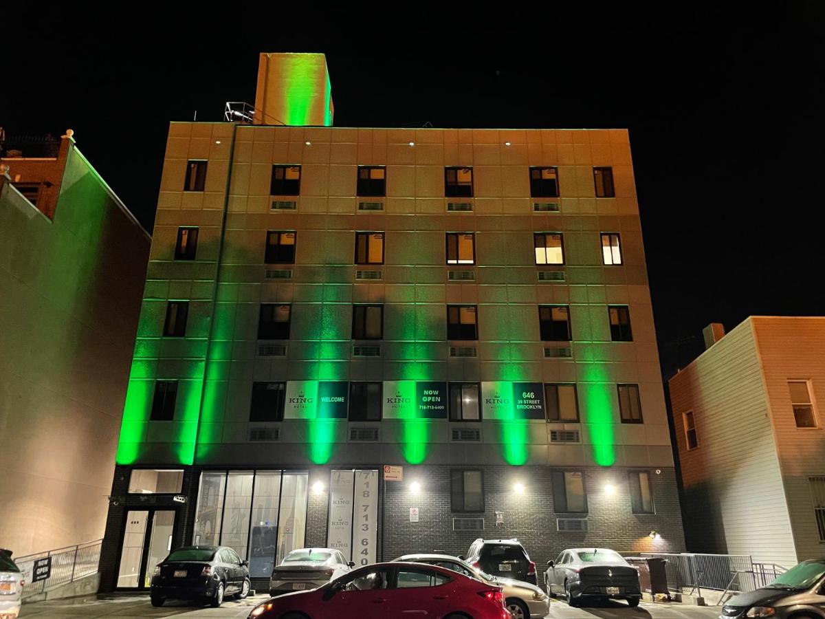 King Hotel Brooklyn Sunset Park — photo 1