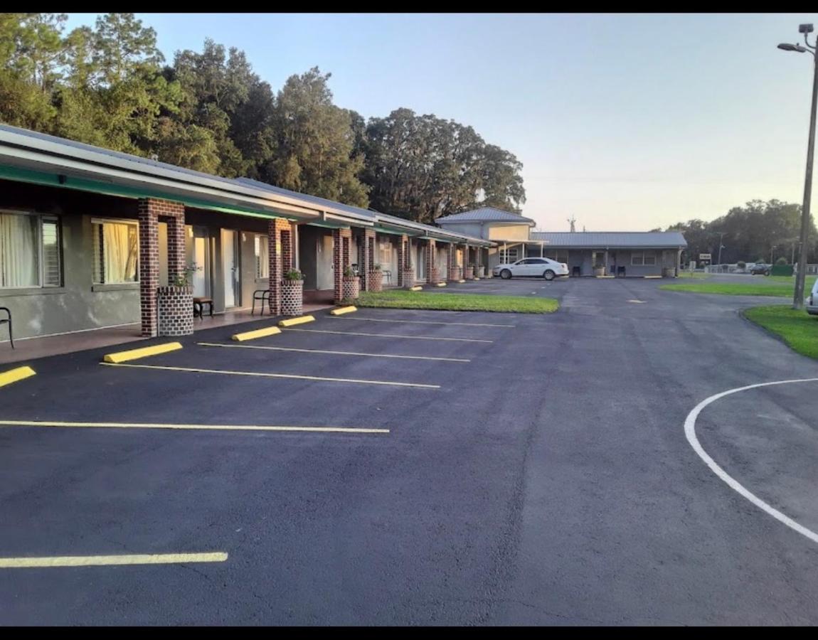 Rainbow Fountain Motel — photo 1