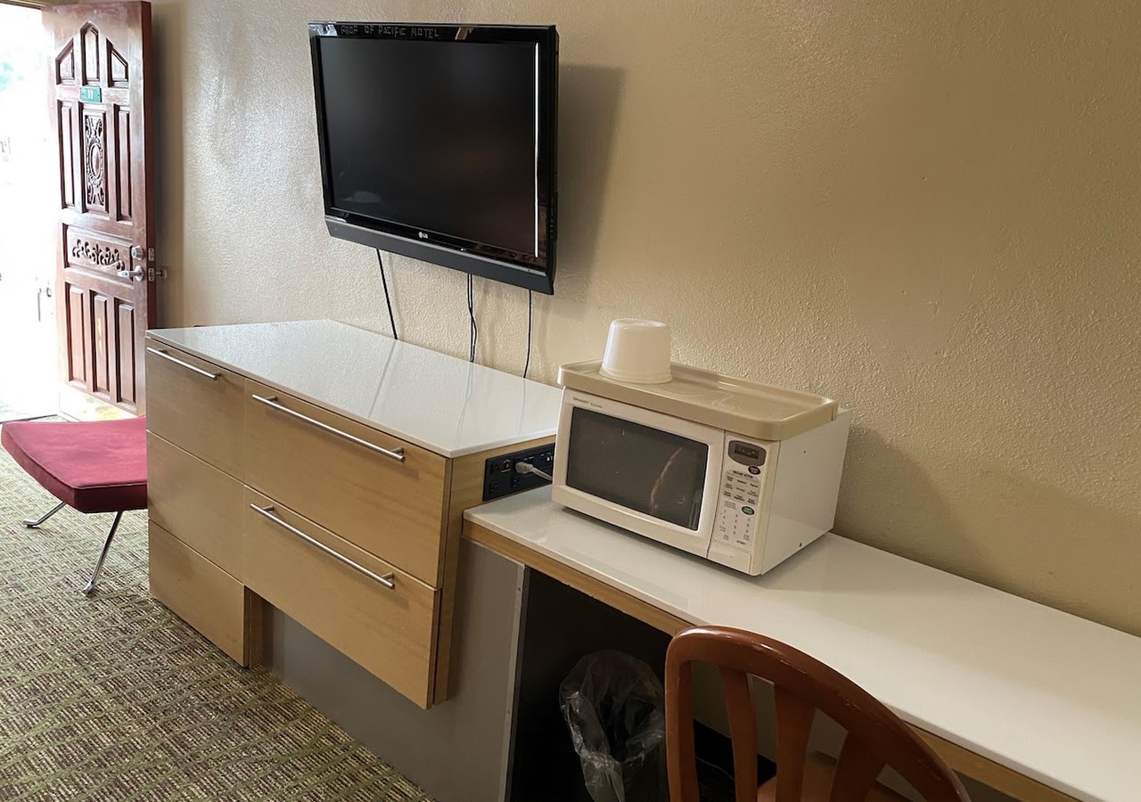 Pacific Express Inn — photo 3