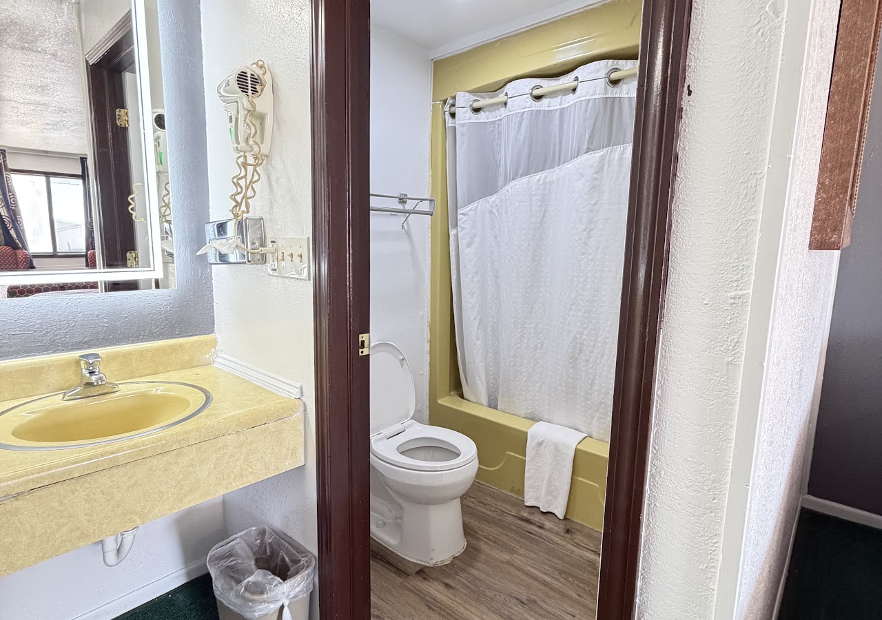 Gateway Inn, Sullivan, IL — photo 3