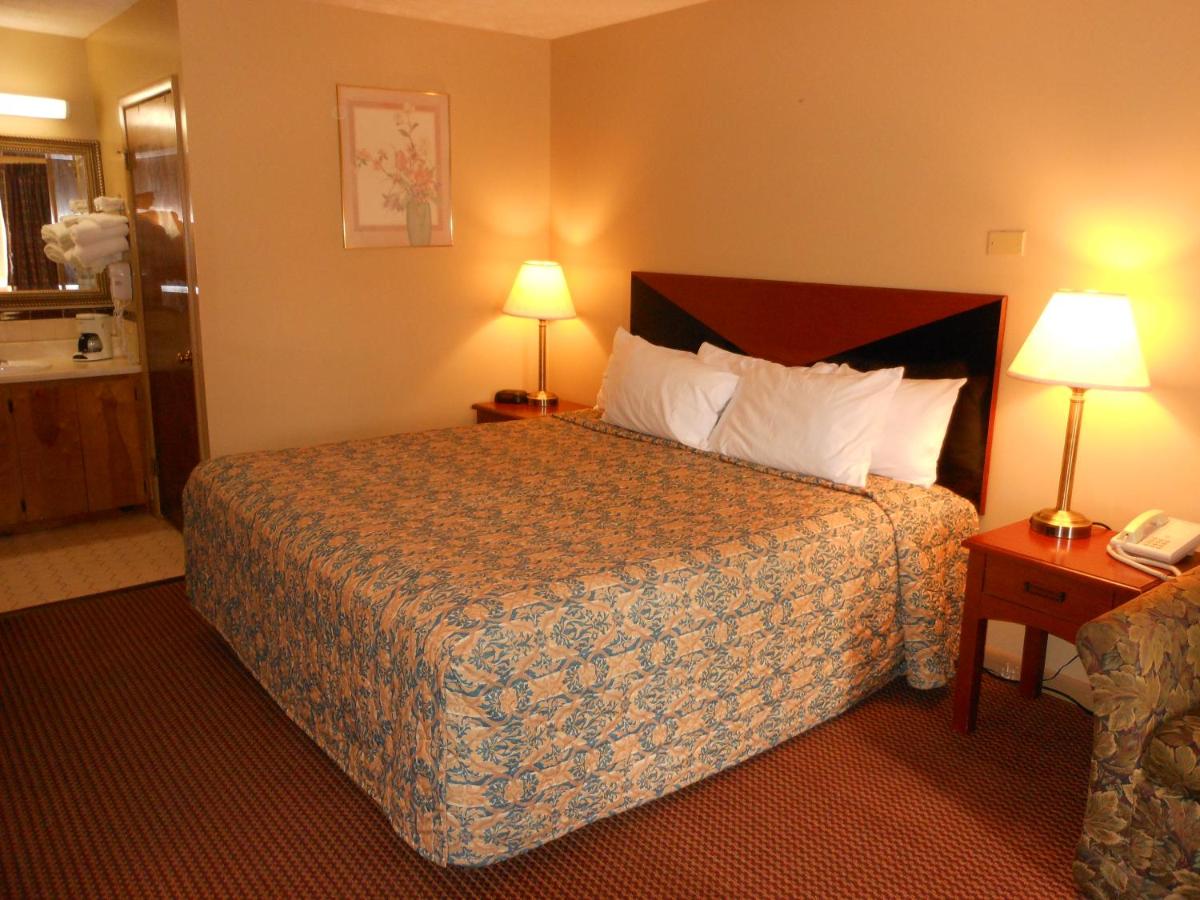 Long Leaf Lodge at McClellan — photo 1