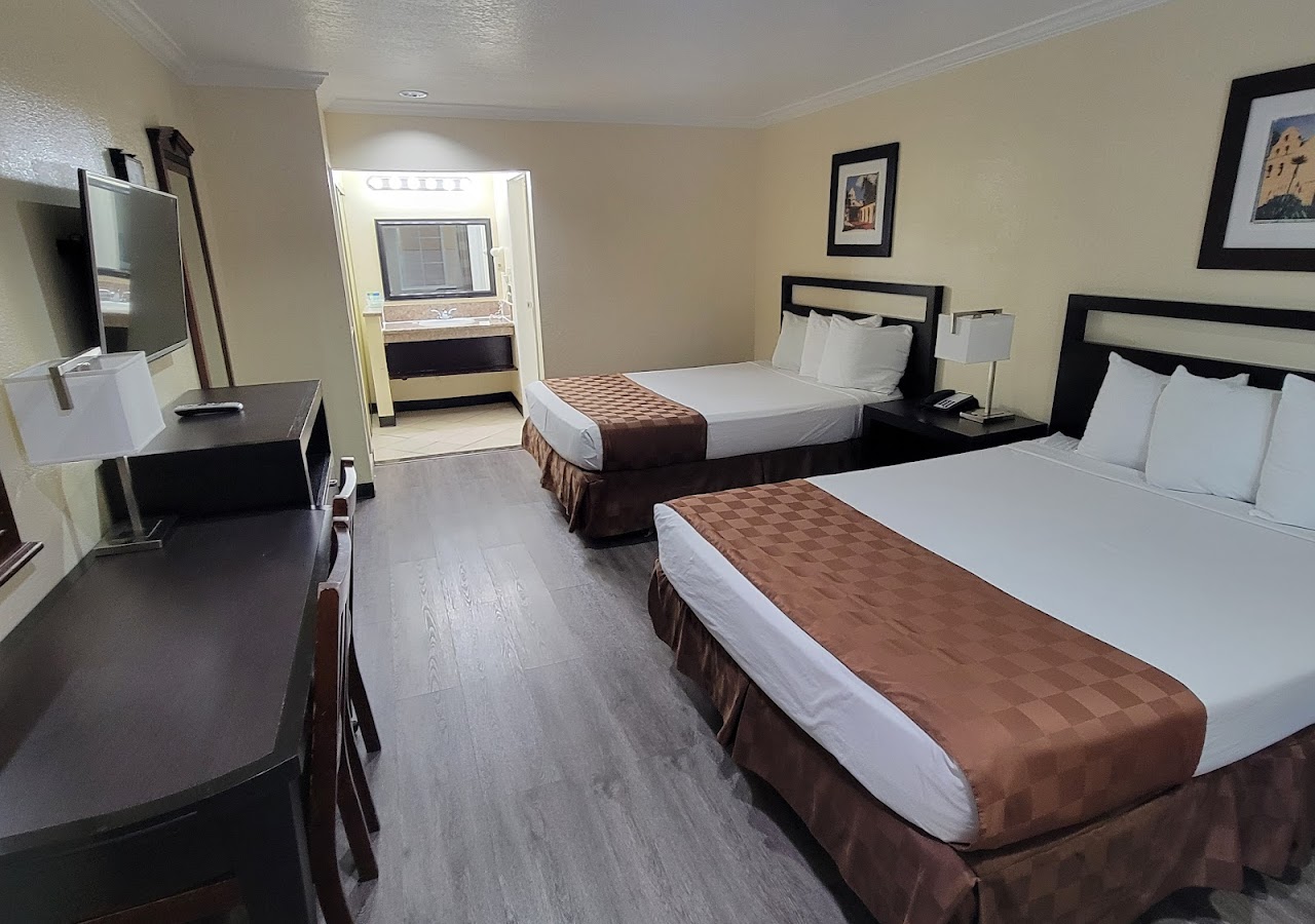 Portola Inn & Suites — photo 2