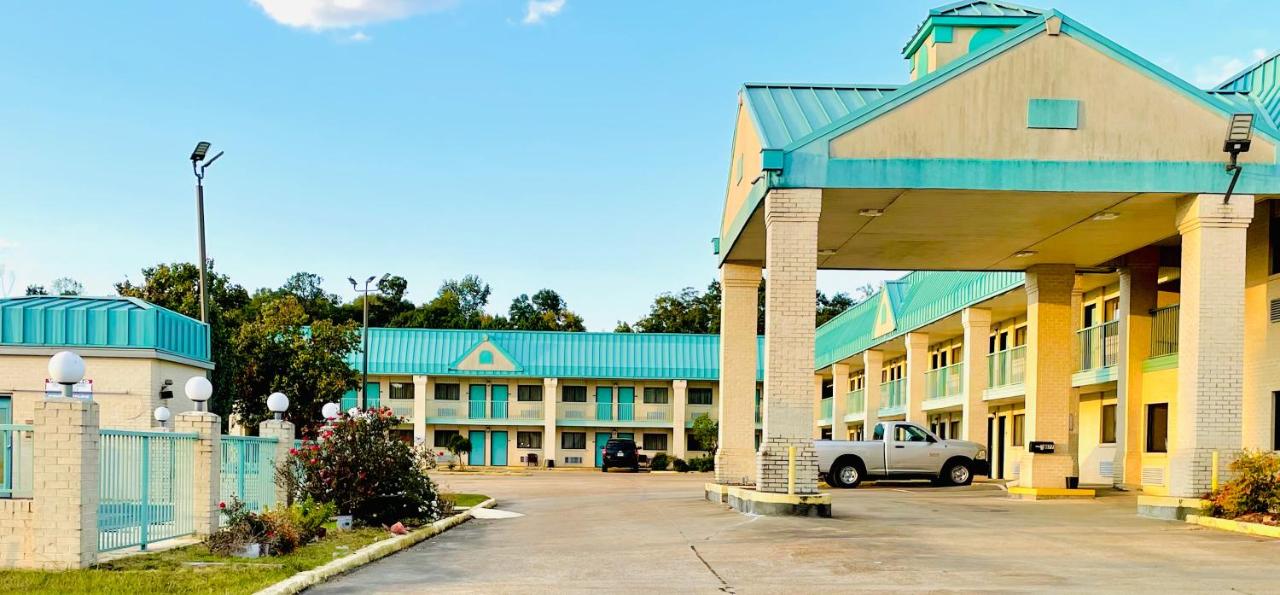 Western Inn Express — photo 1